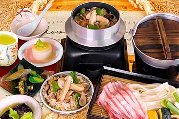 いま大人気の高級果実シャインマスカット狩り食べ放題とさらになんと